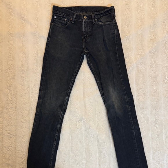 Levi's Classic Denim Jeans - Picture 1 of 6